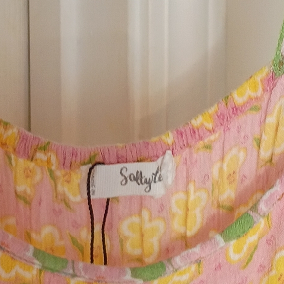 Soft Style Floral Yellow and Green Women's Top - Picture 4 of 5